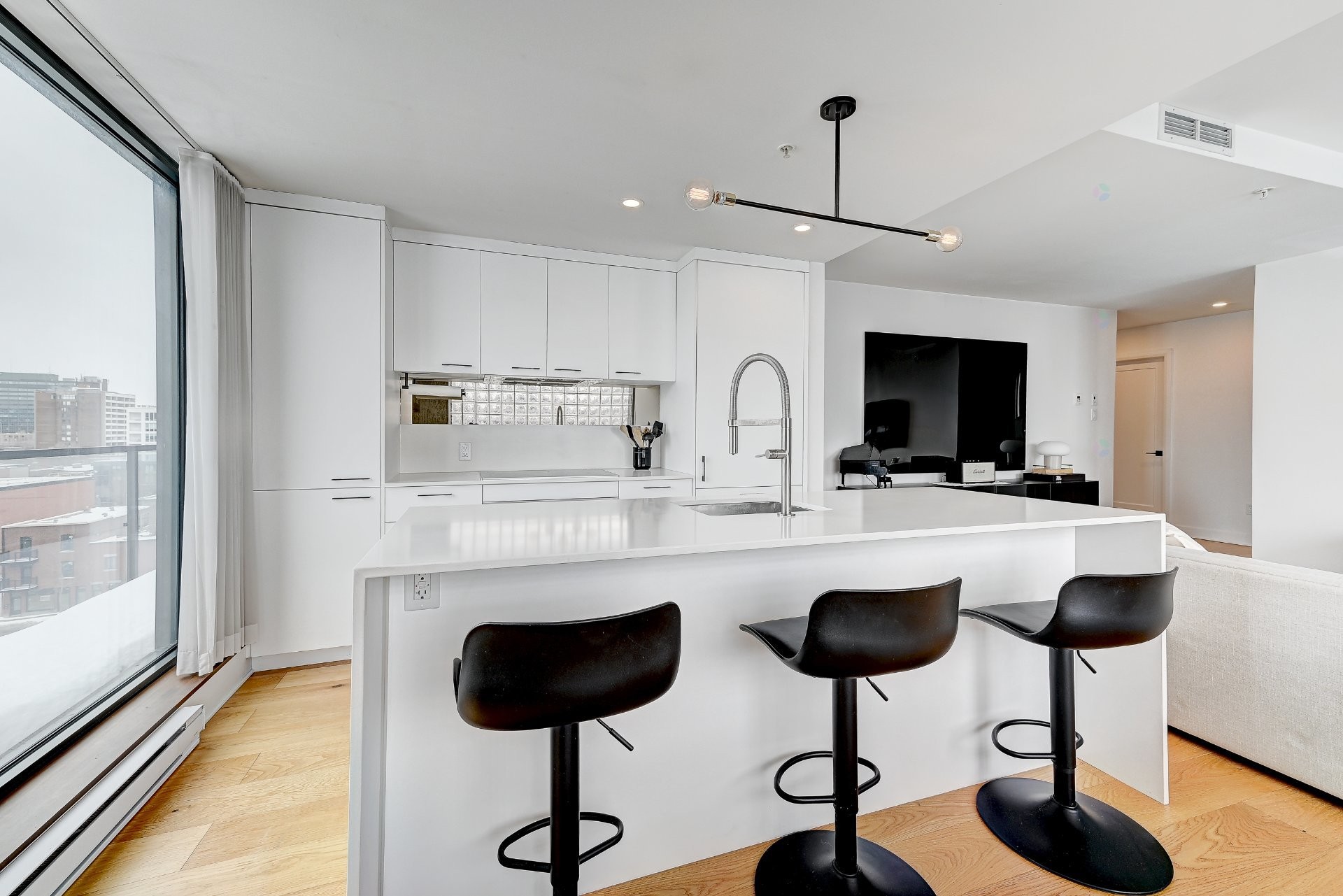 









1575


Rue Gareau

, 707,
Montréal (Ville-Marie),




QC
H2L0H9

