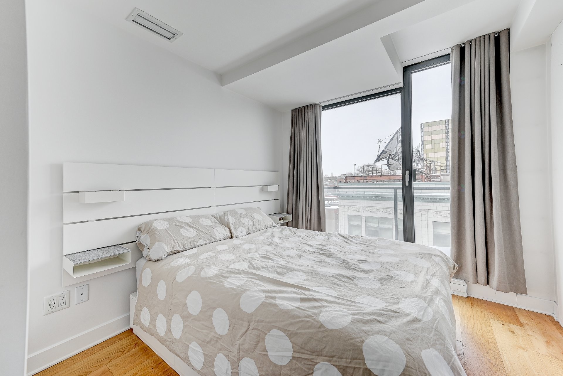 









1575


Rue Gareau

, 707,
Montréal (Ville-Marie),




QC
H2L0H9

