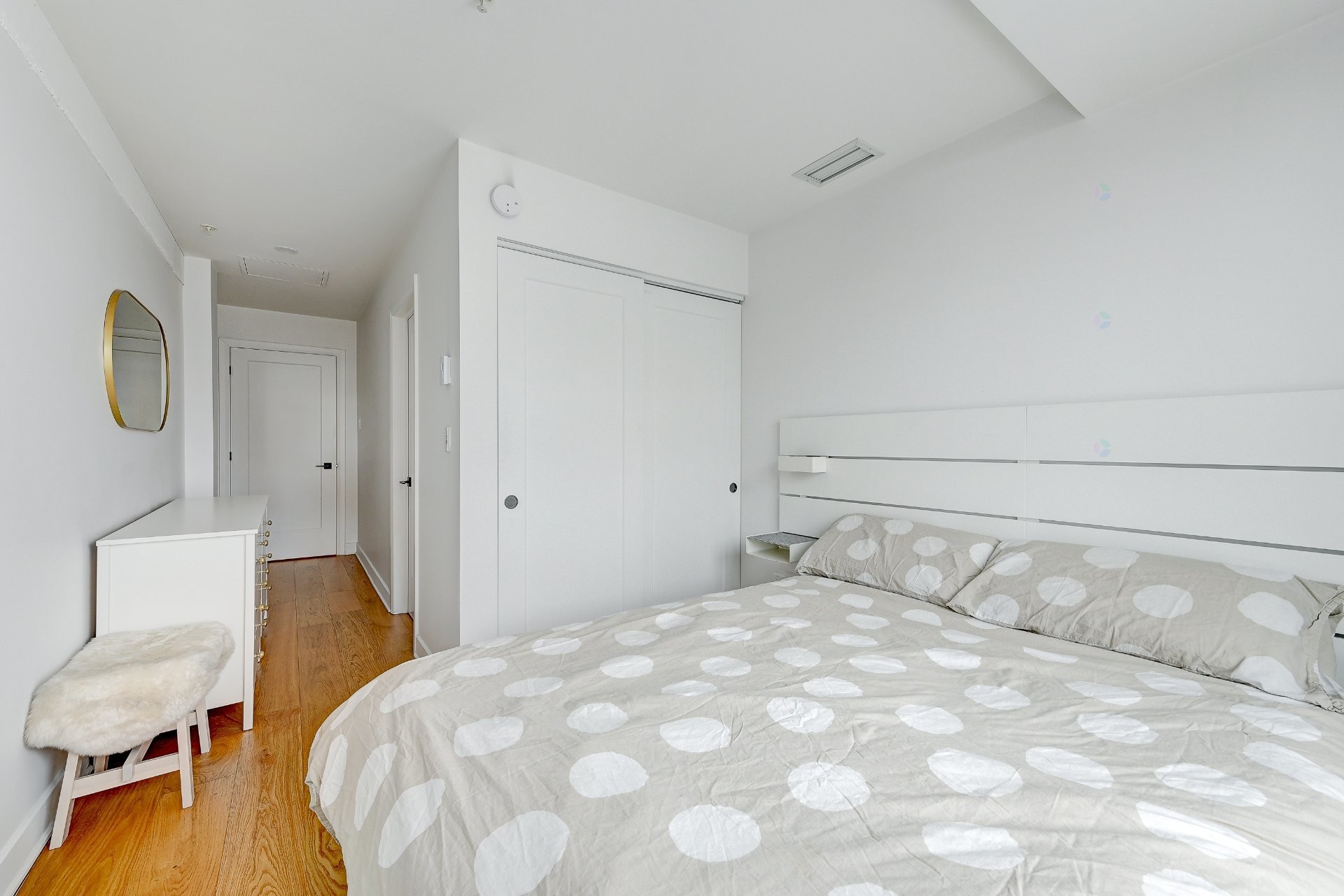 









1575


Rue Gareau

, 707,
Montréal (Ville-Marie),




QC
H2L0H9

