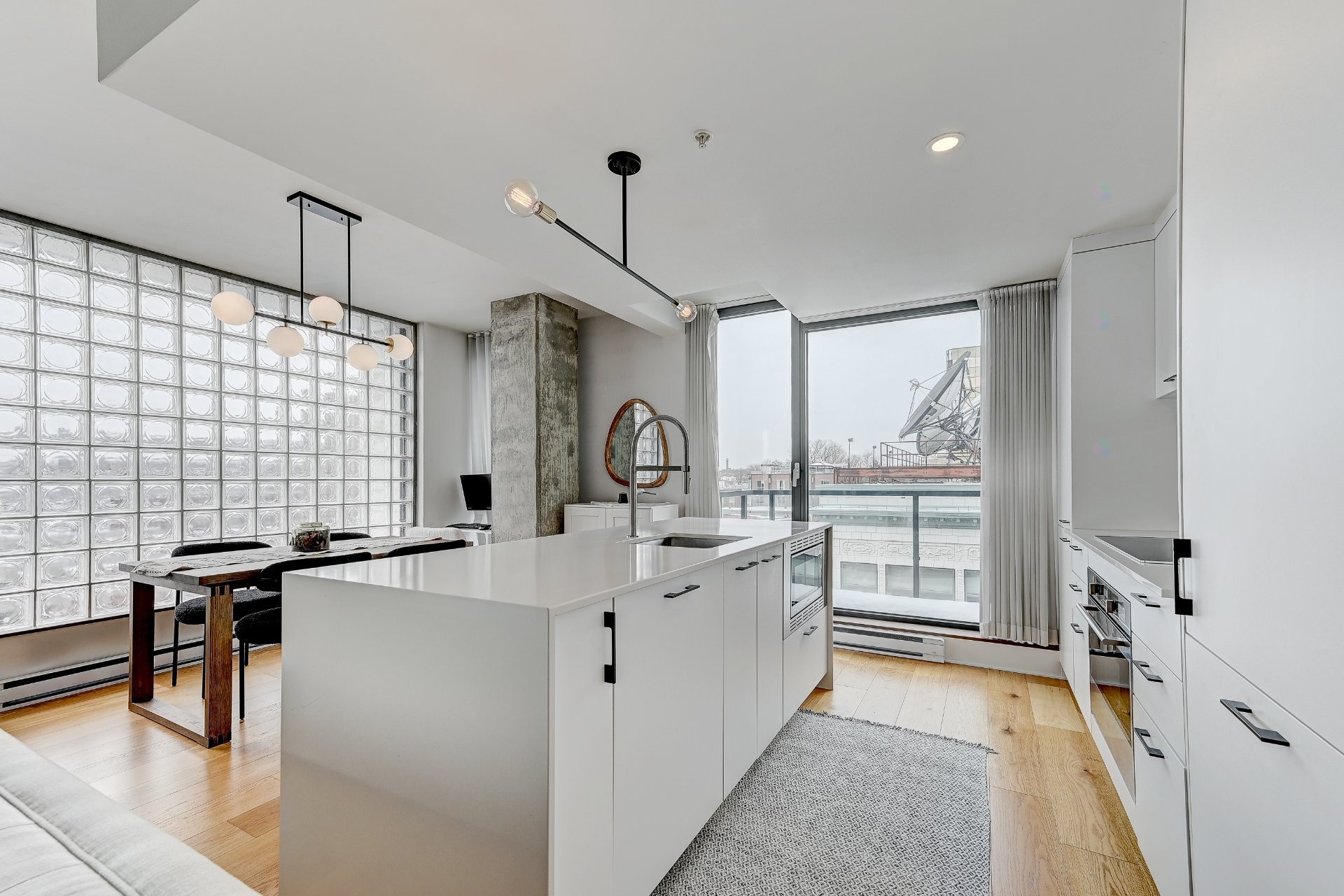 









1575


Rue Gareau

, 707,
Montréal (Ville-Marie),




QC
H2L0H9

