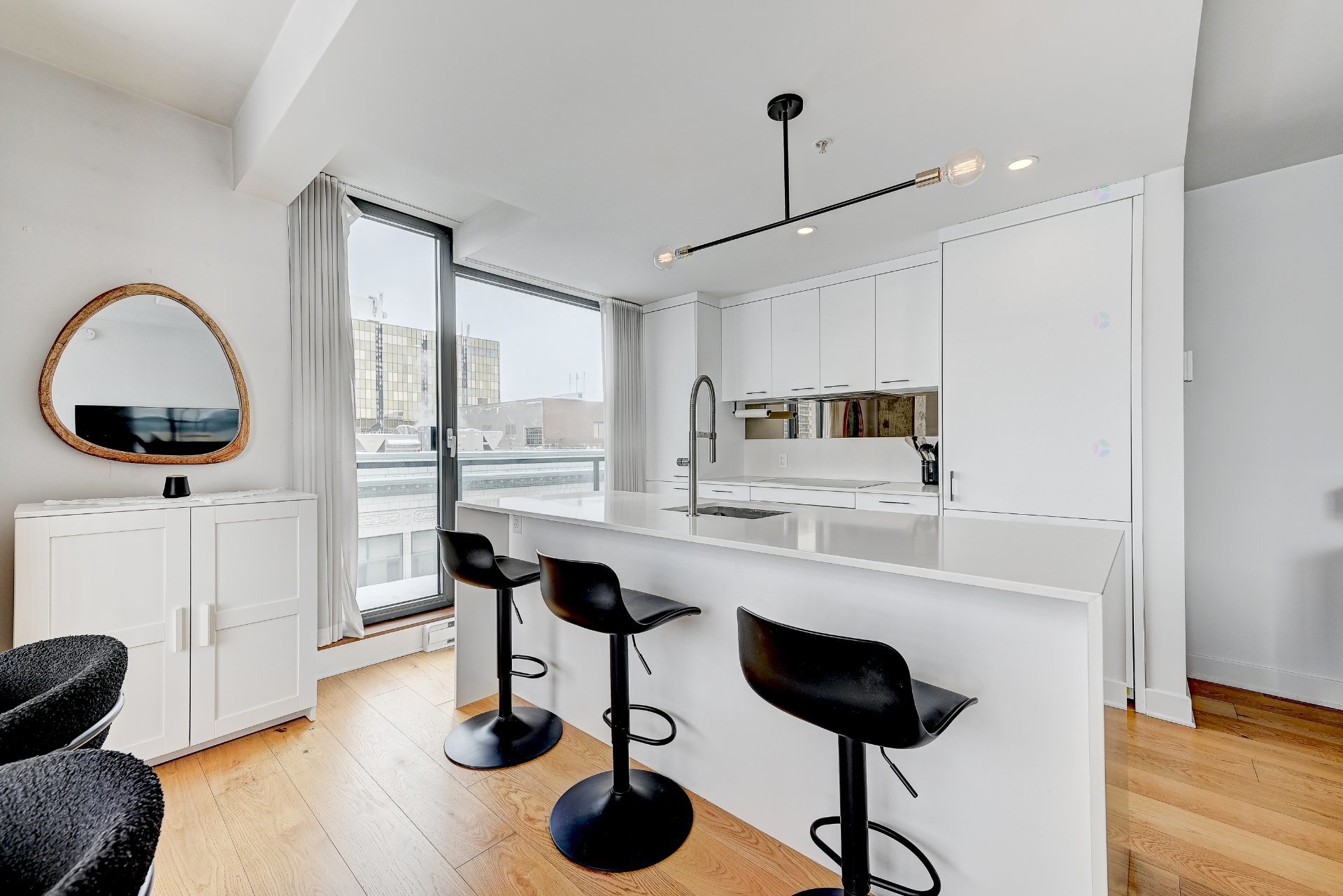 









1575


Rue Gareau

, 707,
Montréal (Ville-Marie),




QC
H2L0H9

