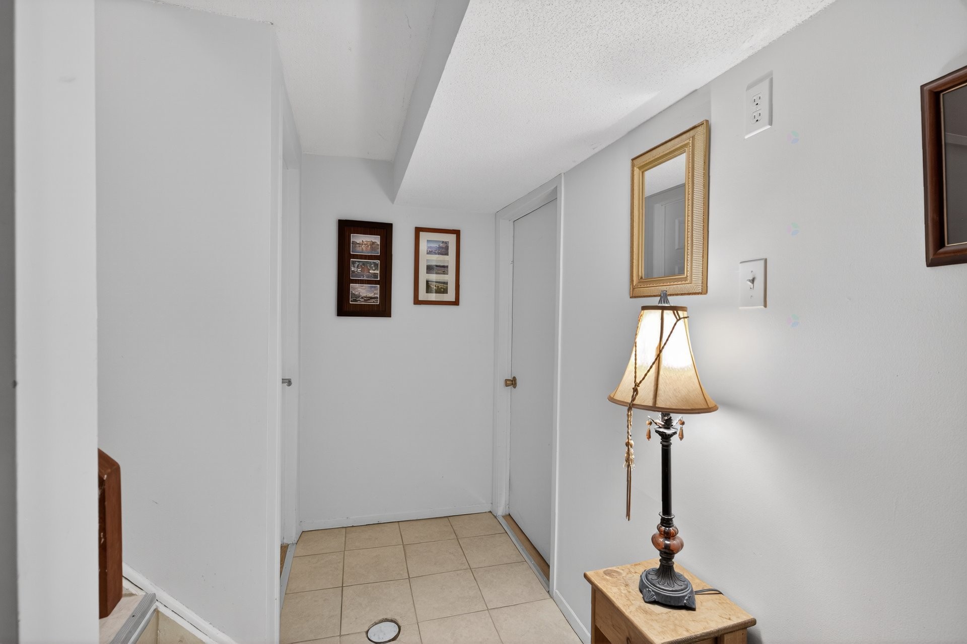 









10


Rue Cléroux

,
Gatineau (Hull),




QC
J8Y1V2

