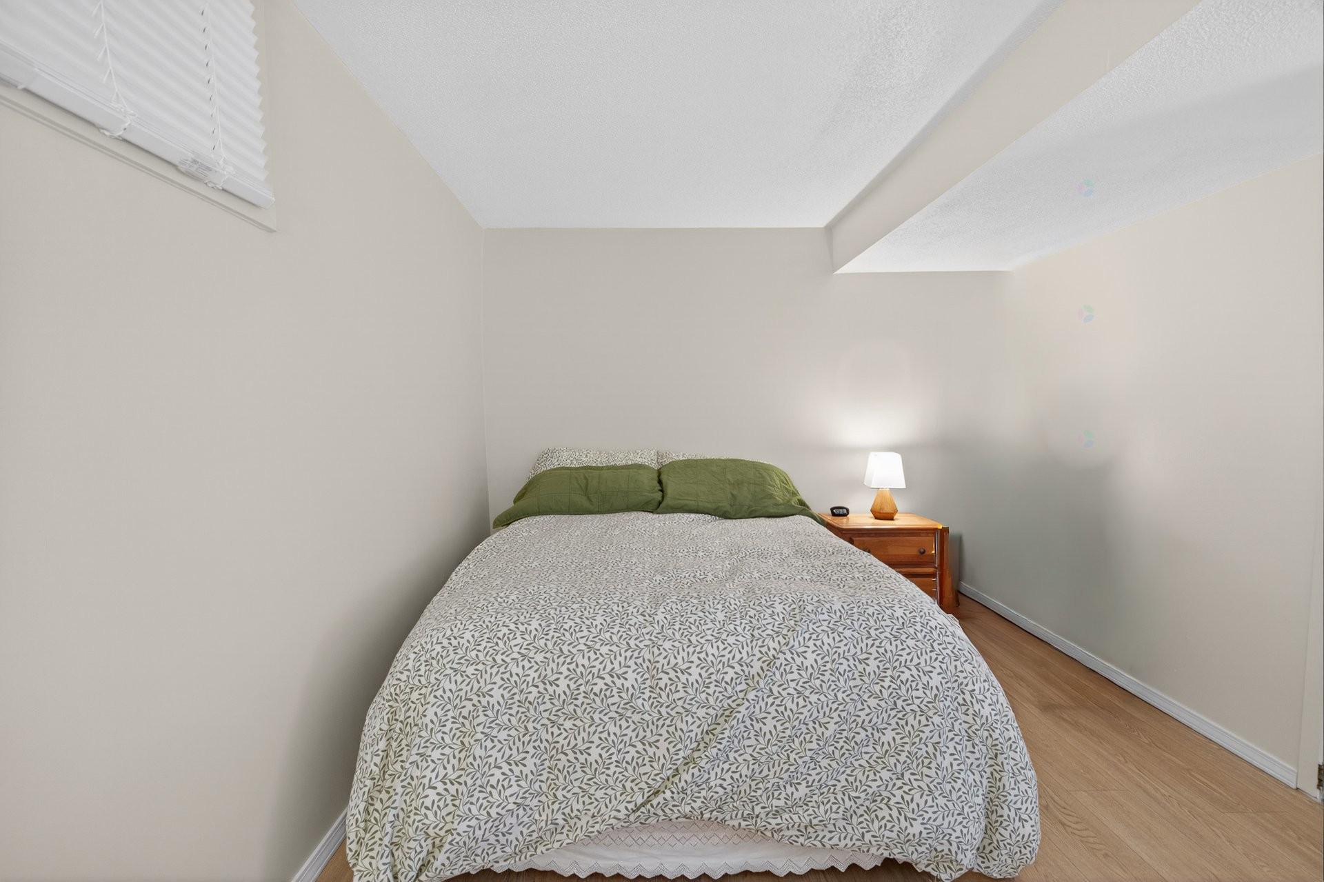 









10


Rue Cléroux

,
Gatineau (Hull),




QC
J8Y1V2

