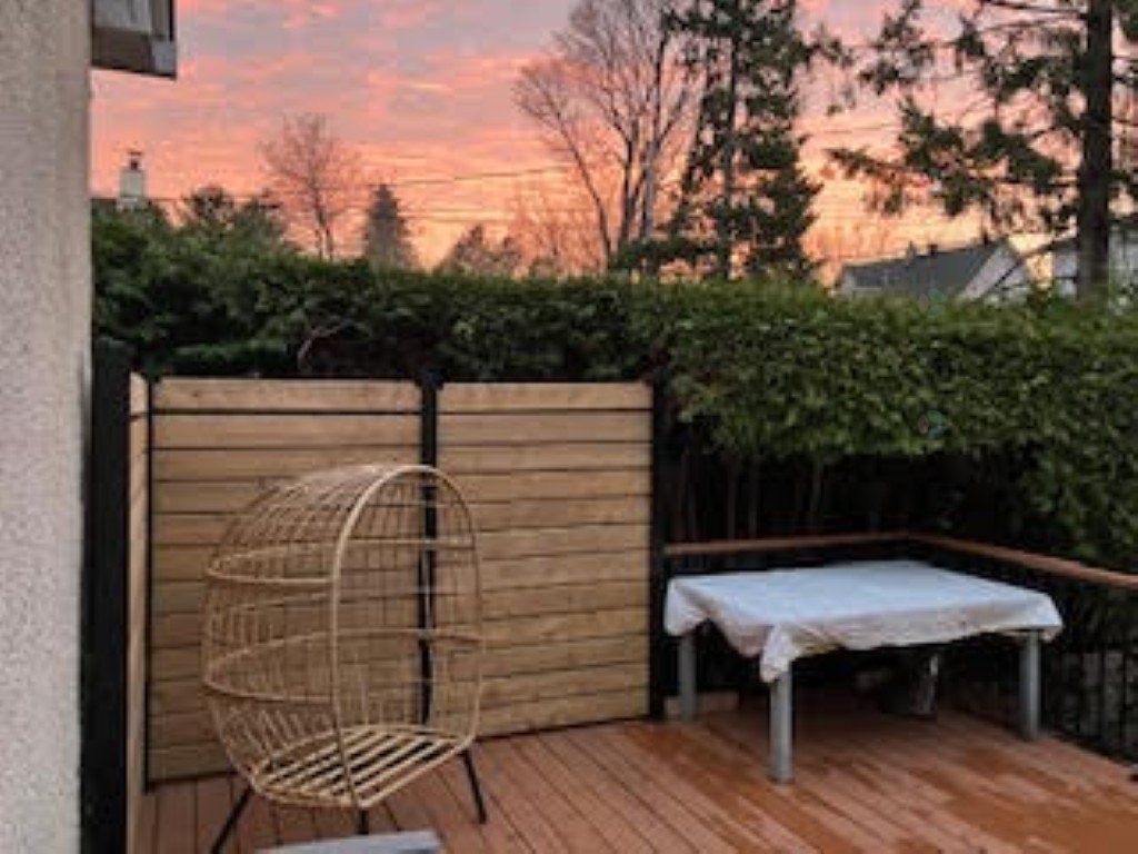 









10


Rue Cléroux

,
Gatineau (Hull),




QC
J8Y1V2

