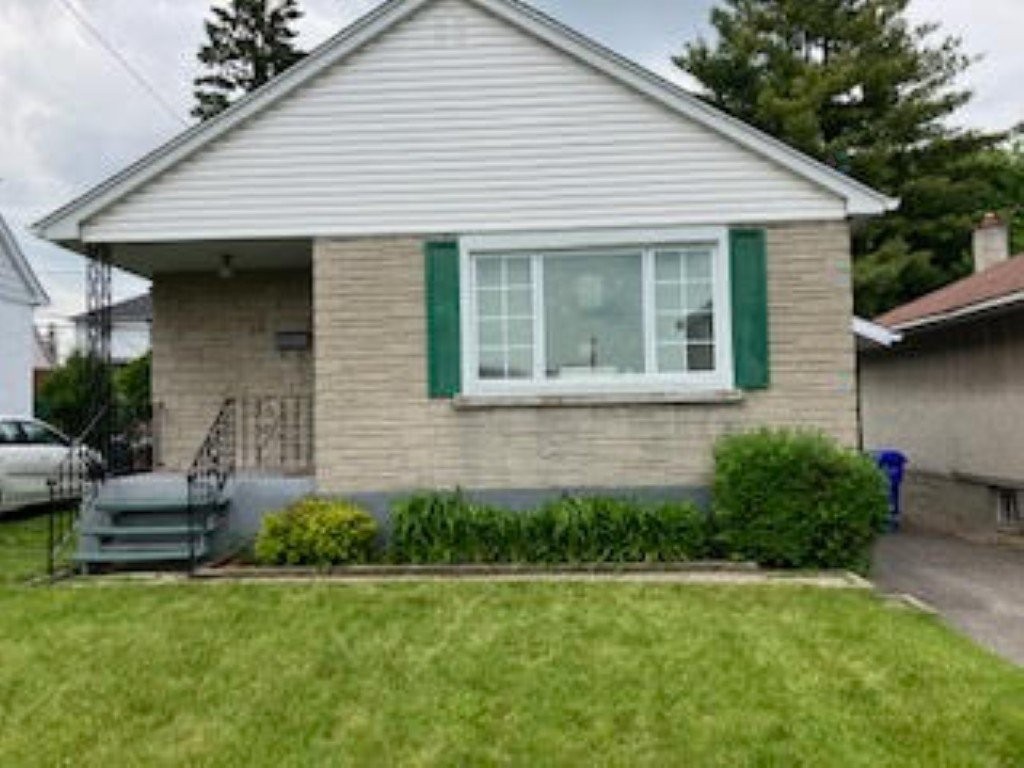 









10


Rue Cléroux

,
Gatineau (Hull),




QC
J8Y1V2

