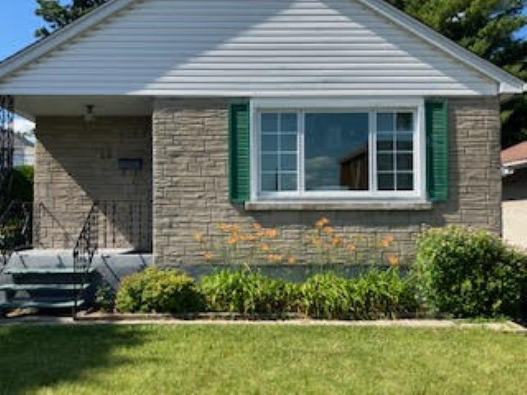 









10


Rue Cléroux

,
Gatineau (Hull),




QC
J8Y1V2

