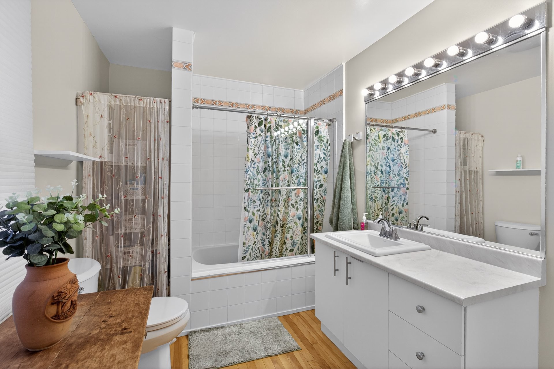 









10


Rue Cléroux

,
Gatineau (Hull),




QC
J8Y1V2

