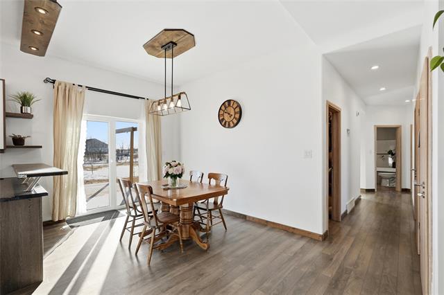 









166


Davids

BAY,
Mitchell,




MB
R5G 2M6

