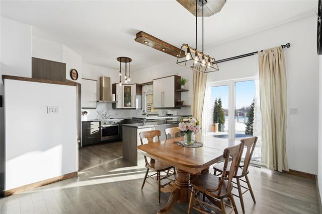 









166


Davids

BAY,
Mitchell,




MB
R5G 2M6

