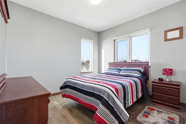 









166


Davids

BAY,
Mitchell,




MB
R5G 2M6

