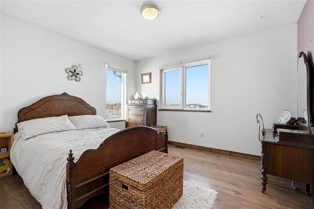 









166


Davids

BAY,
Mitchell,




MB
R5G 2M6

