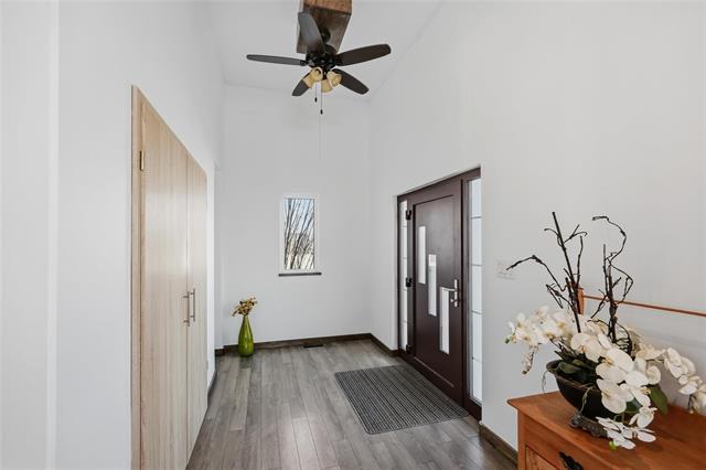 









166


Davids

BAY,
Mitchell,




MB
R5G 2M6

