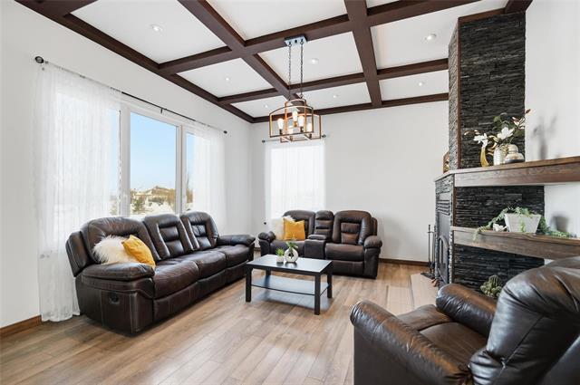 









166


Davids

BAY,
Mitchell,




MB
R5G 2M6

