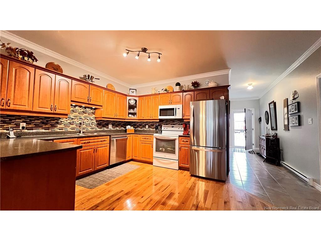 









336


Parkside

,
Bathurst,




NB
E2A 1N4

