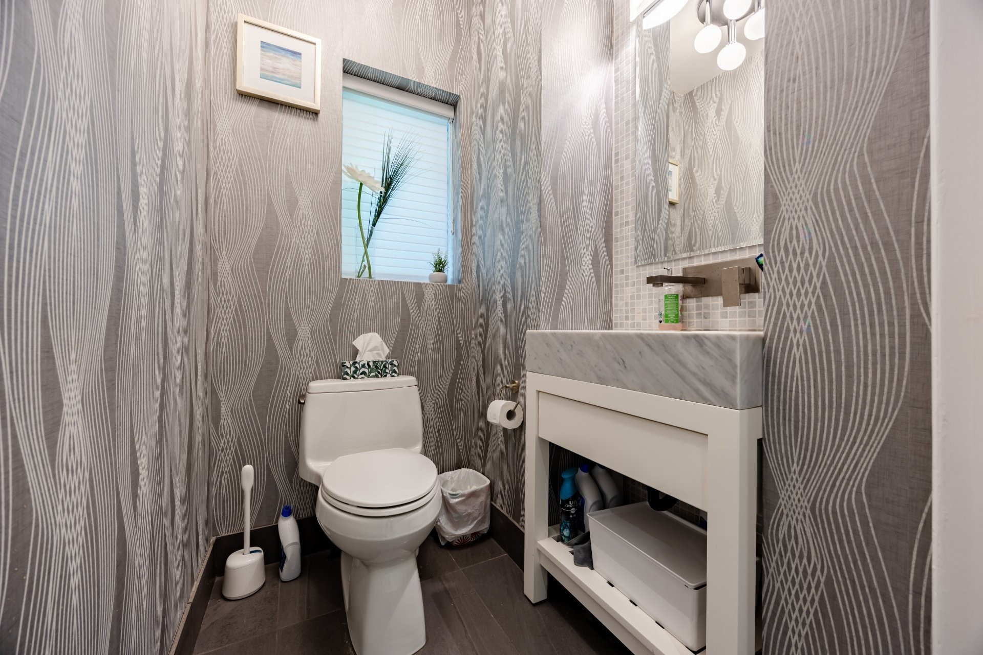 









33


Rue Thurlow

,
Hampstead,




QC
H3X3G7

