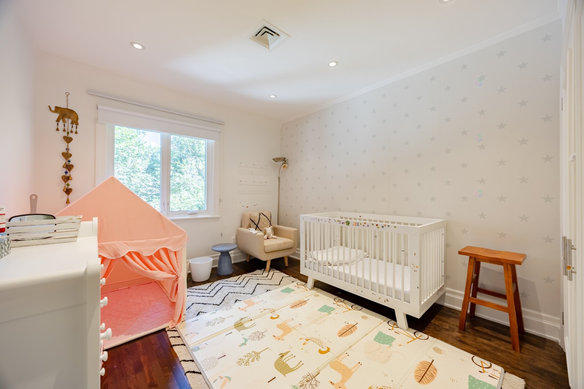 









33


Rue Thurlow

,
Hampstead,




QC
H3X3G7

