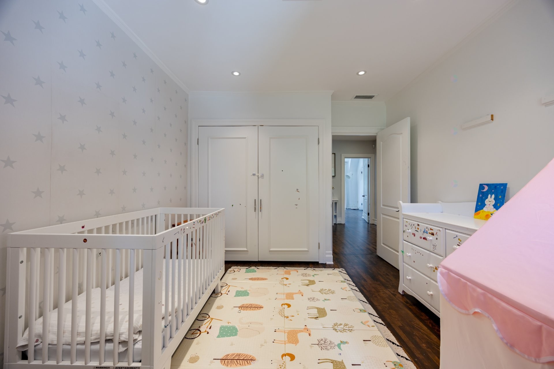 









33


Rue Thurlow

,
Hampstead,




QC
H3X3G7

