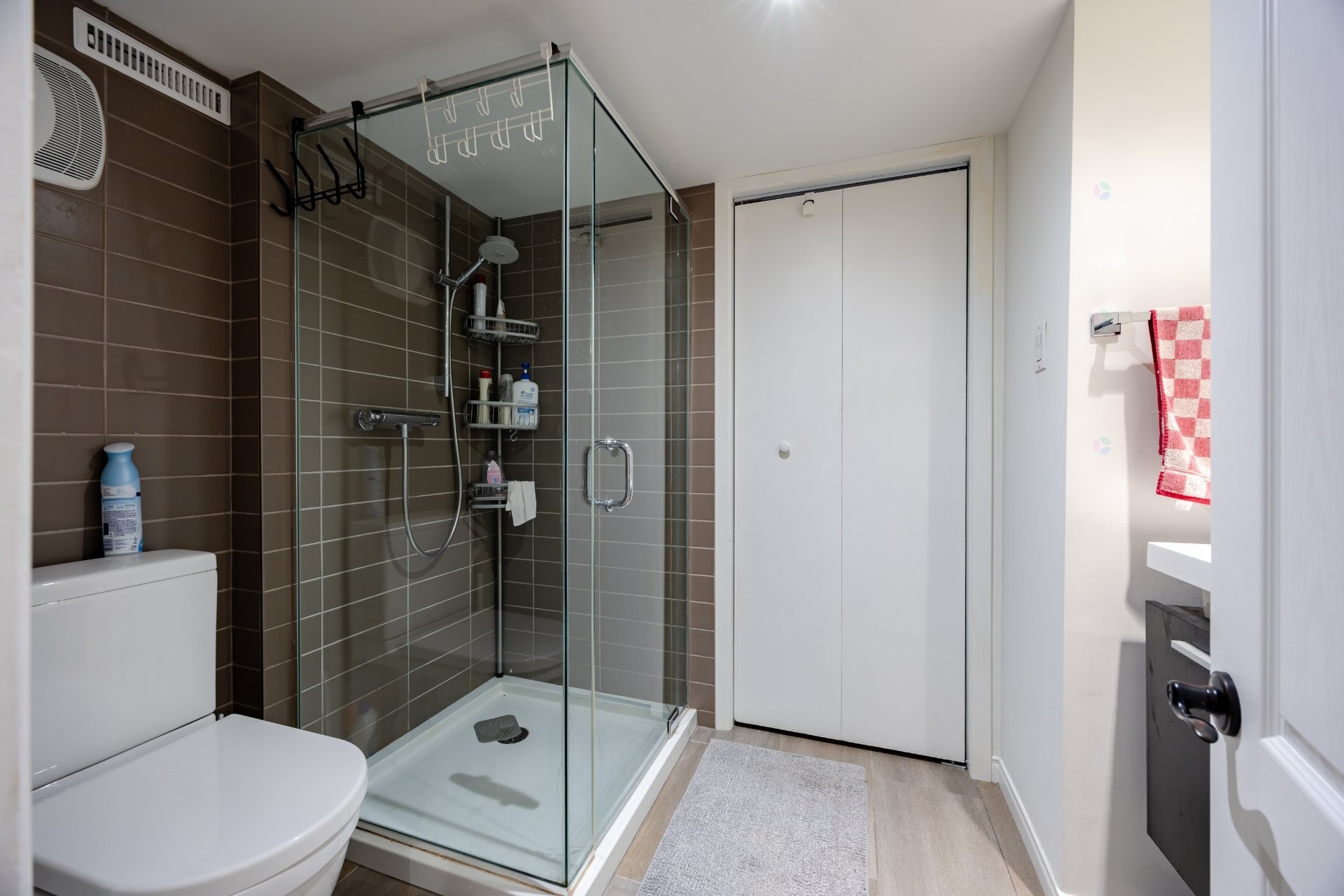 









33


Rue Thurlow

,
Hampstead,




QC
H3X3G7

