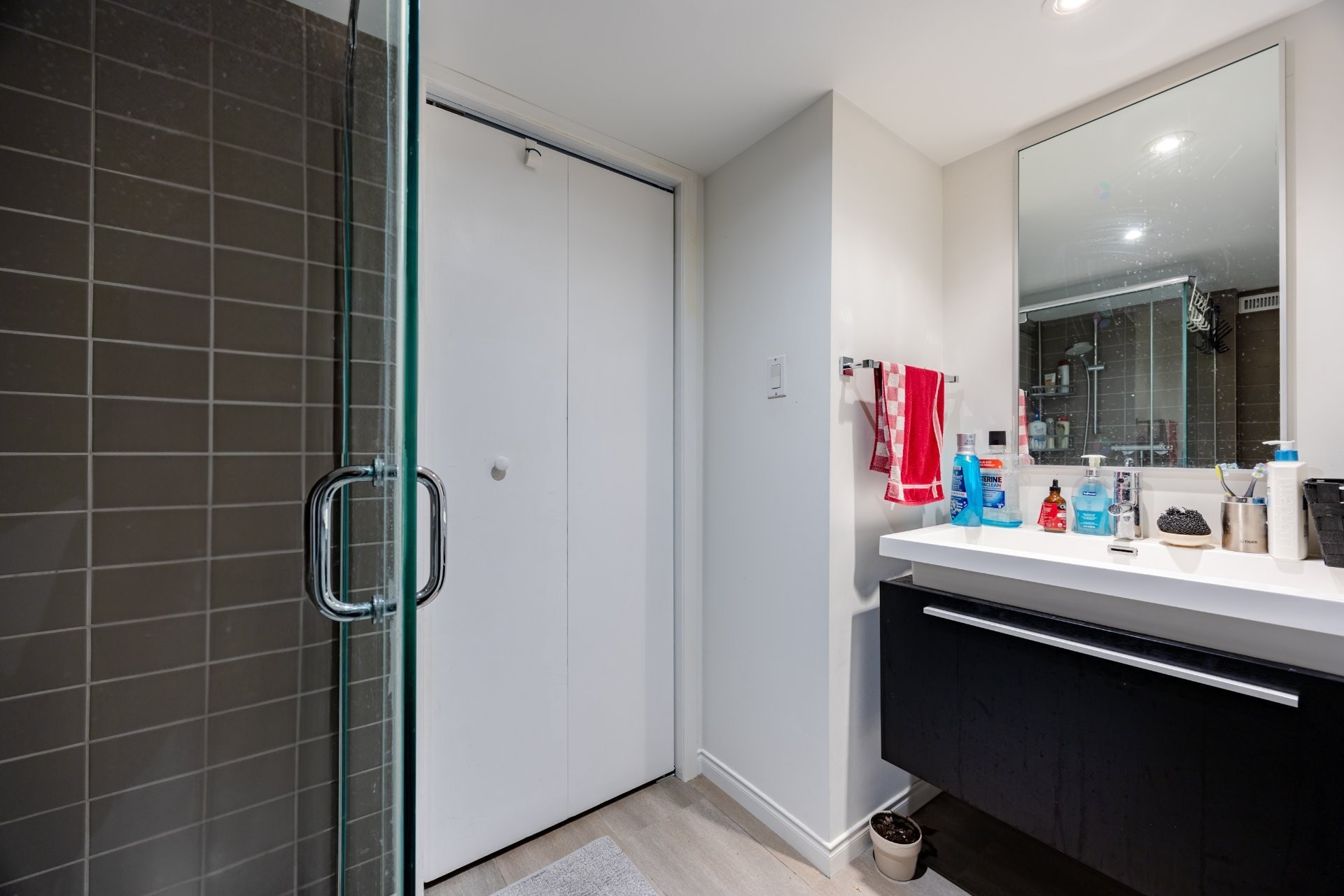 









33


Rue Thurlow

,
Hampstead,




QC
H3X3G7

