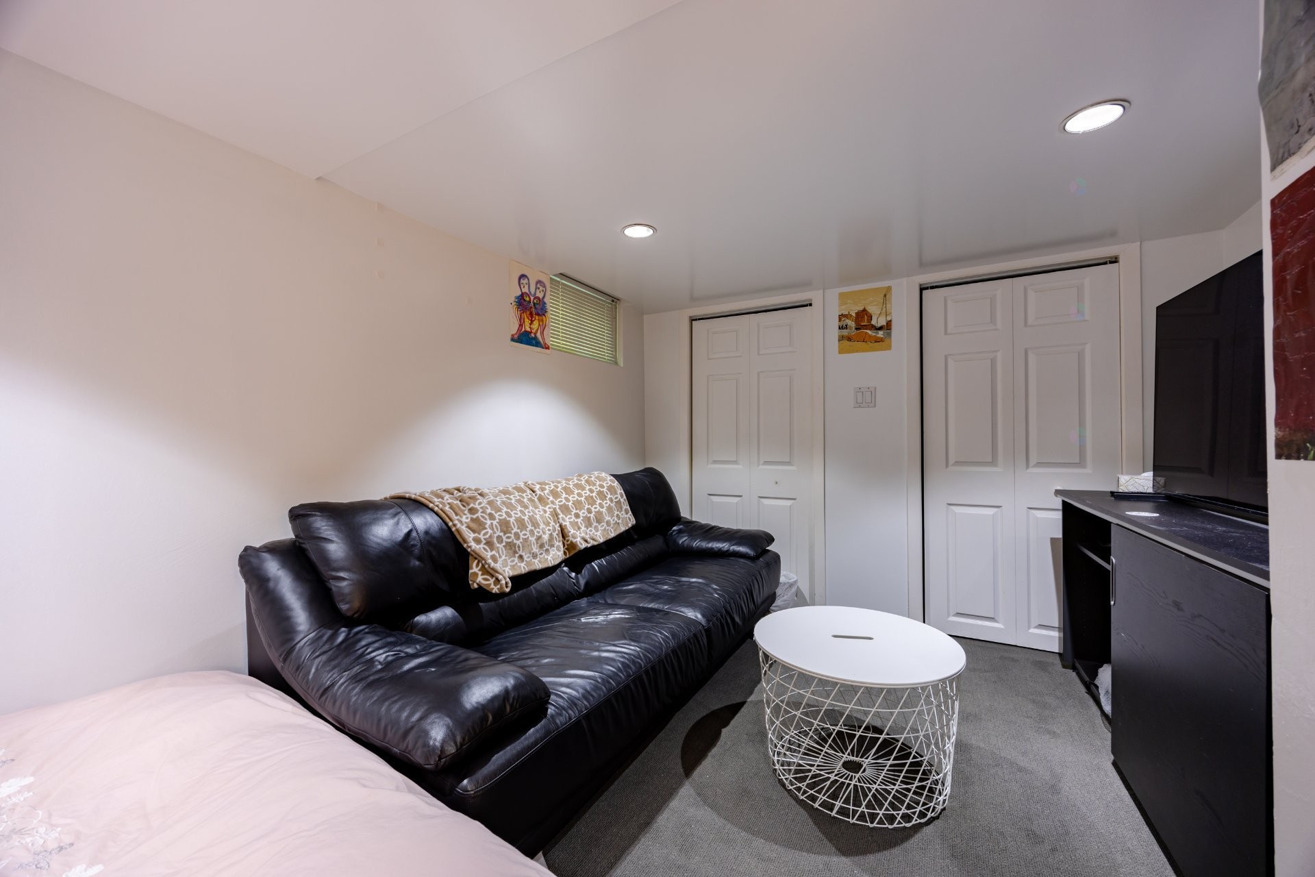 









33


Rue Thurlow

,
Hampstead,




QC
H3X3G7

