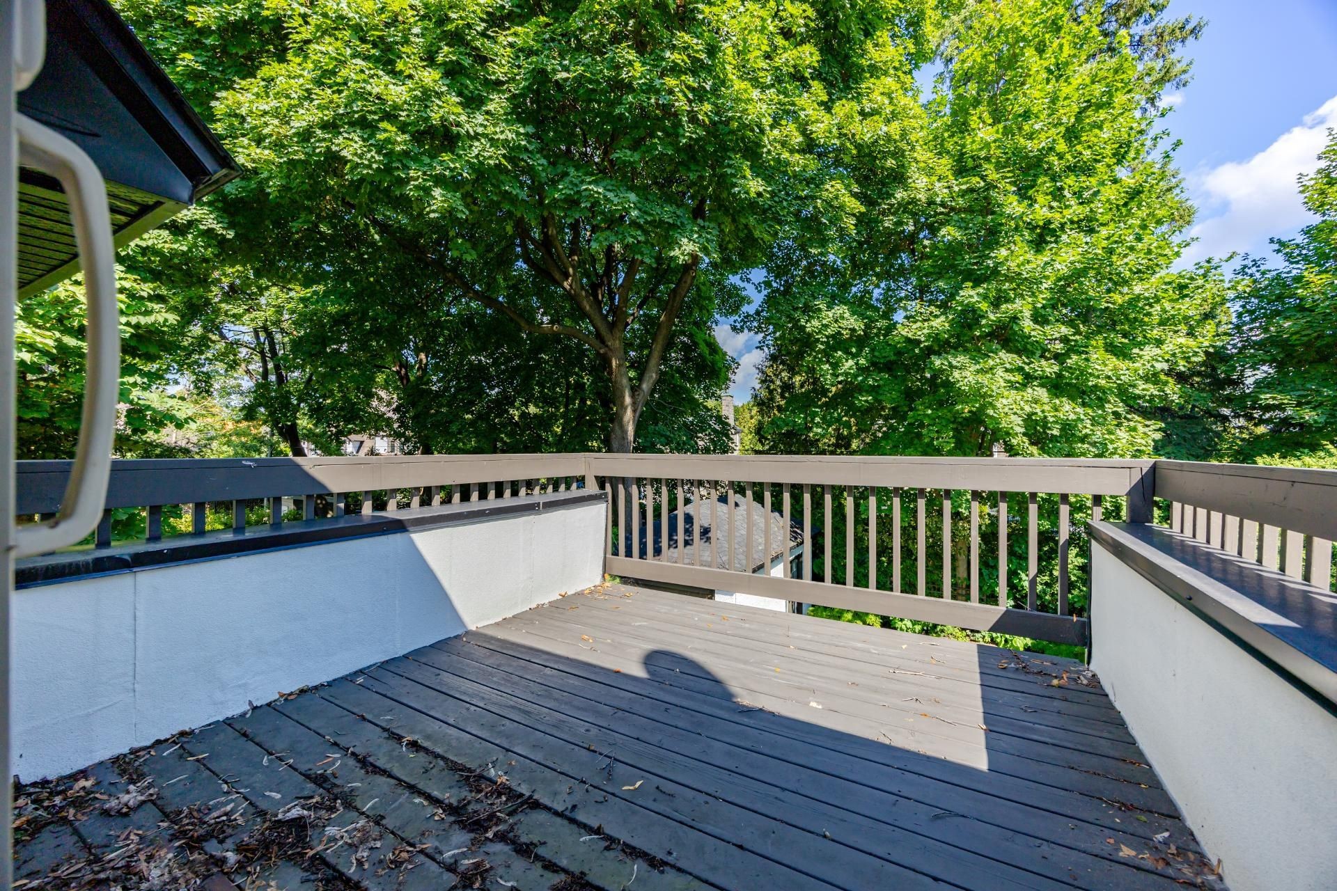 









33


Rue Thurlow

,
Hampstead,




QC
H3X3G7

