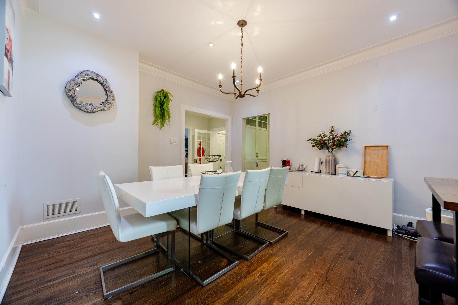 









33


Rue Thurlow

,
Hampstead,




QC
H3X3G7

