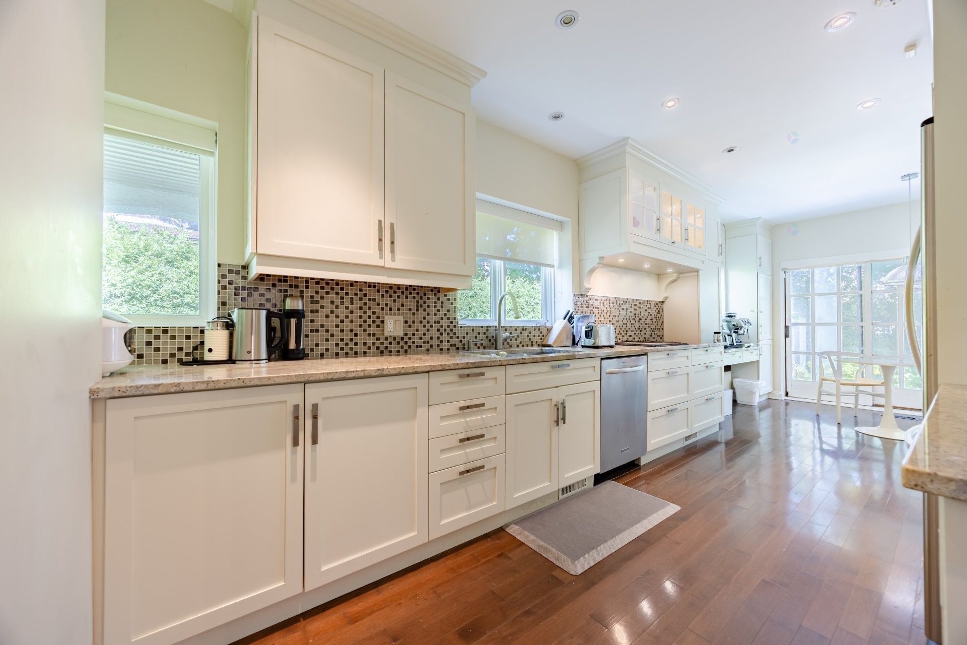 









33


Rue Thurlow

,
Hampstead,




QC
H3X3G7

