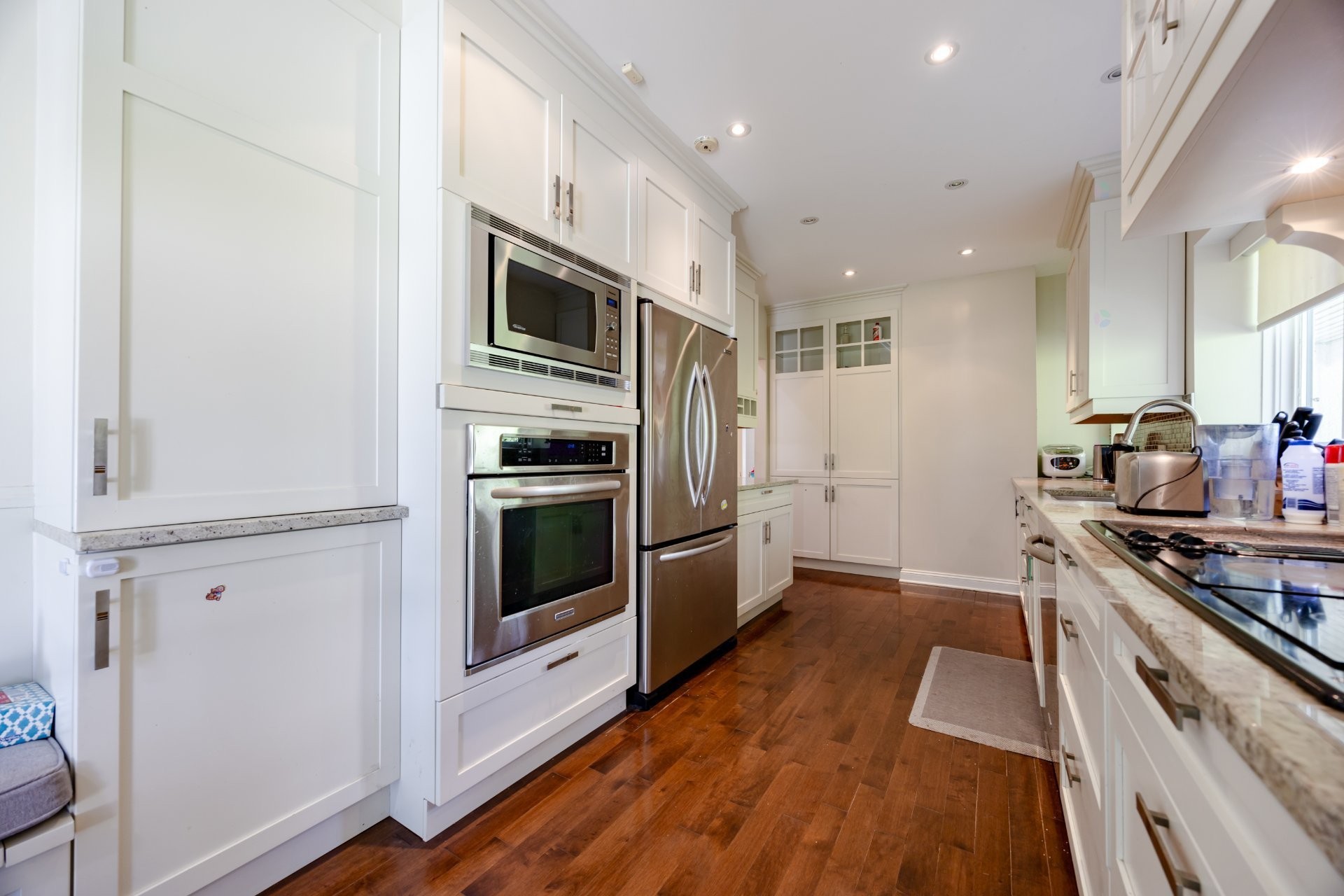 









33


Rue Thurlow

,
Hampstead,




QC
H3X3G7

