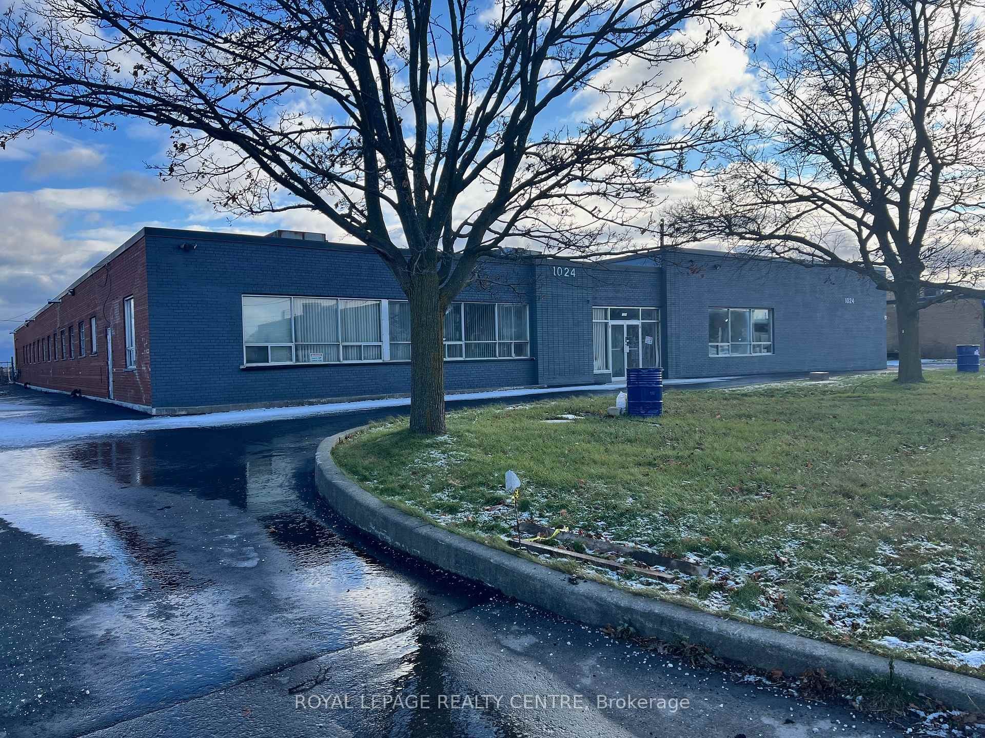 









1024


Rangeview

Road,
Mississauga,




ON
L5E 1H3

