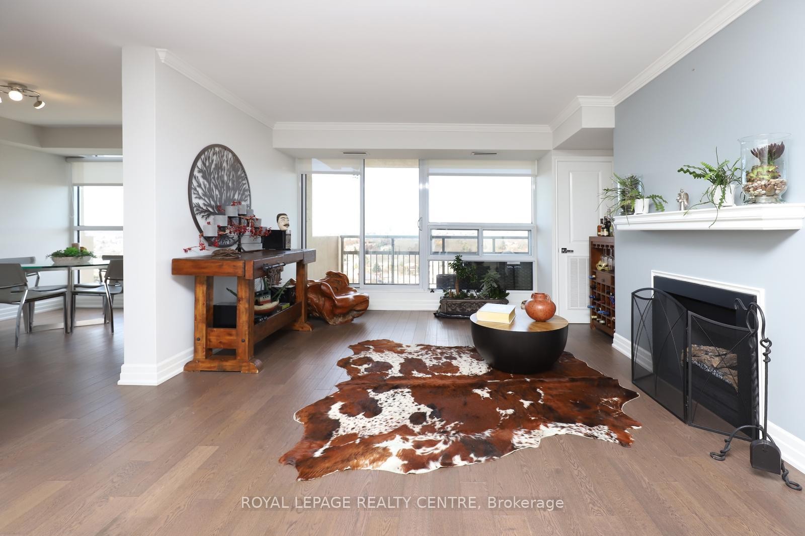 









1359


White Oaks

Boulevard, 1607,
Oakville,




ON
L6H 2R8

