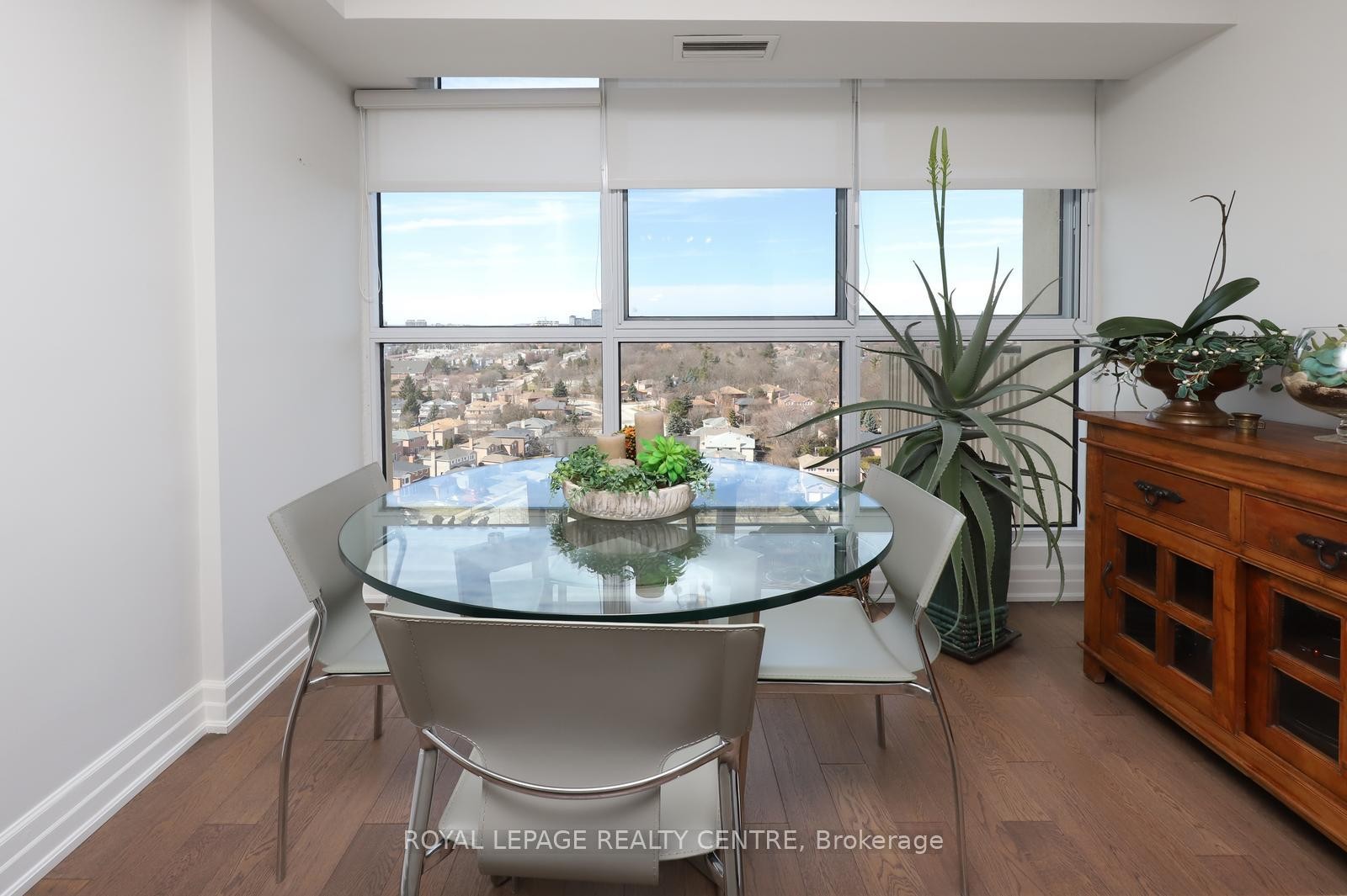 









1359


White Oaks

Boulevard, 1607,
Oakville,




ON
L6H 2R8

