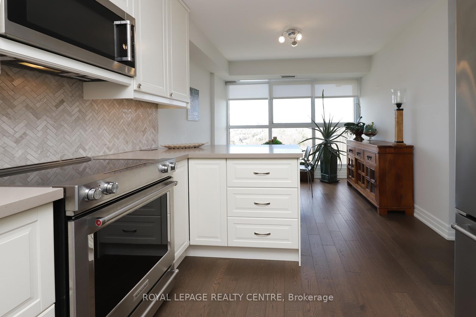 









1359


White Oaks

Boulevard, 1607,
Oakville,




ON
L6H 2R8

