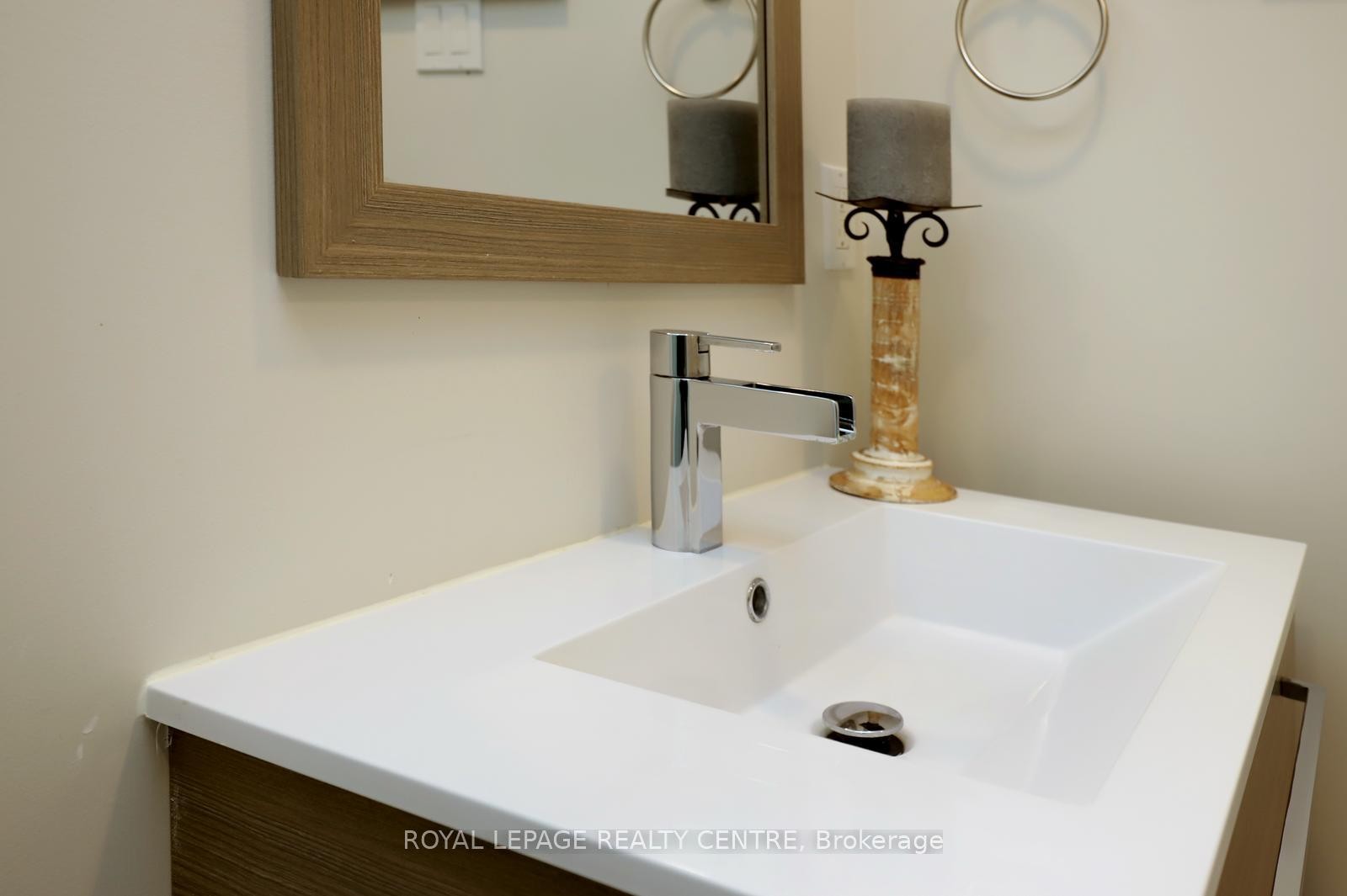 









1359


White Oaks

Boulevard, 1607,
Oakville,




ON
L6H 2R8

