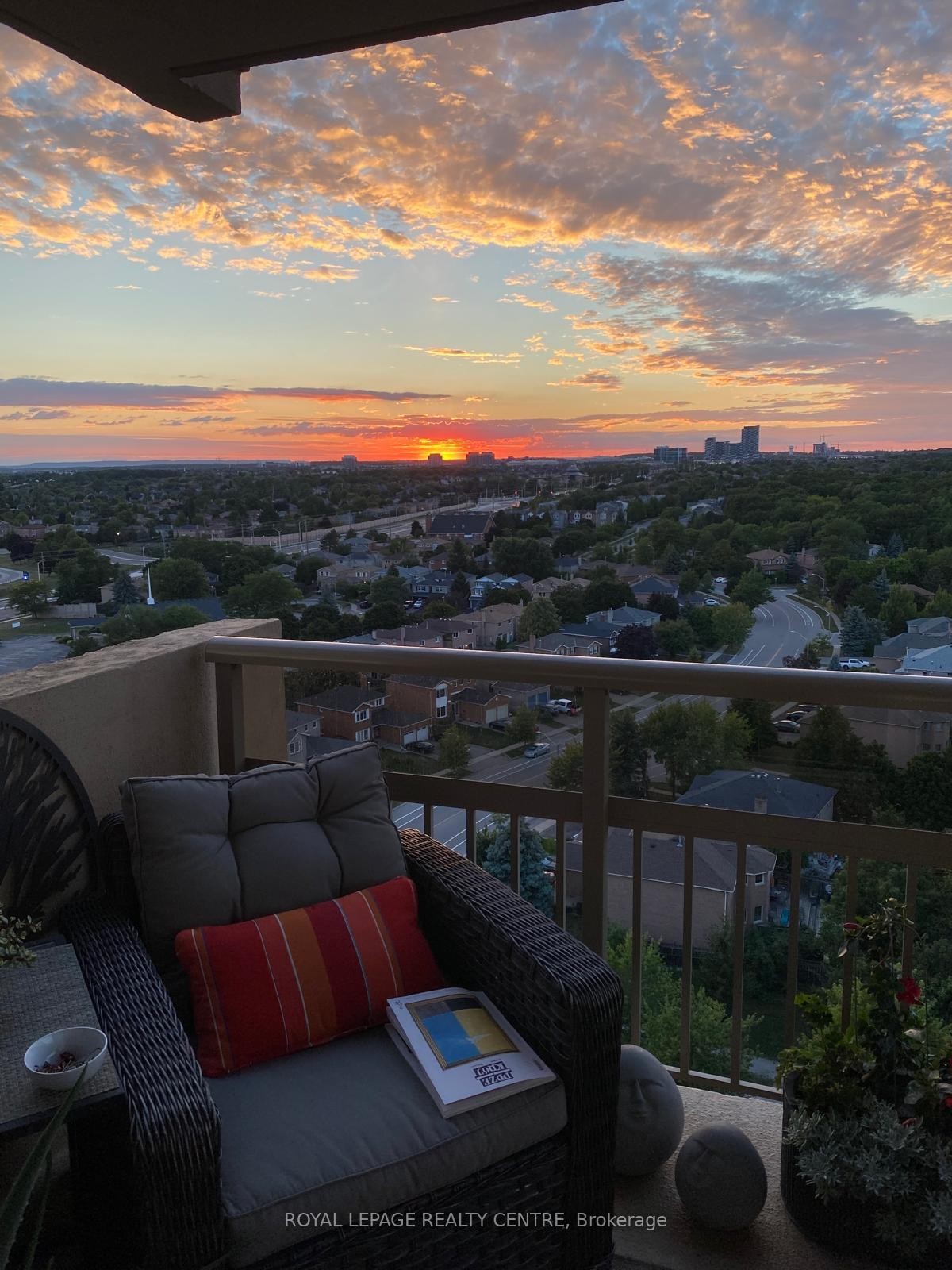 









1359


White Oaks

Boulevard, 1607,
Oakville,




ON
L6H 2R8

