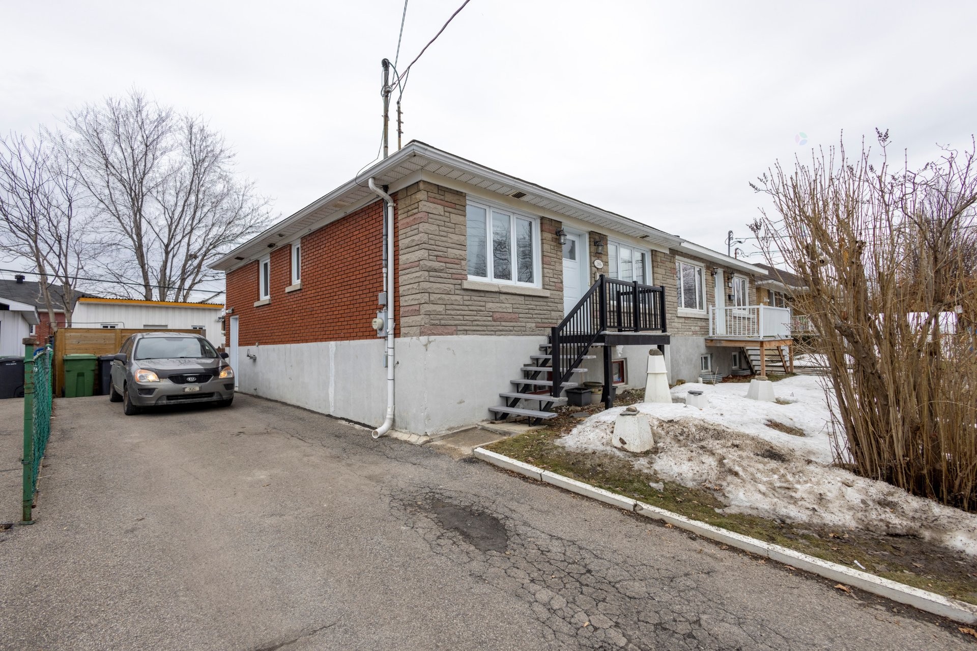 









1866


8e Avenue

,
Montréal (Rivière-des-Prairies/Pointe-aux-Trembles),




QC
H1B4H6

