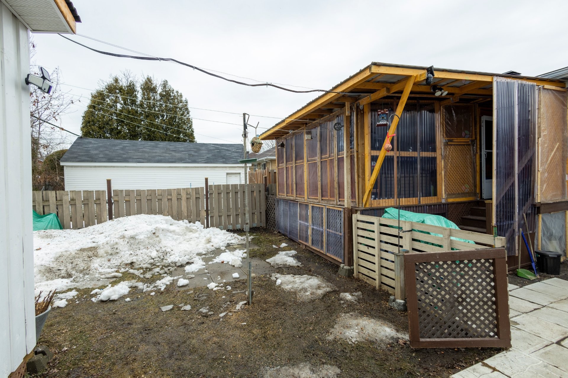 









1866


8e Avenue

,
Montréal (Rivière-des-Prairies/Pointe-aux-Trembles),




QC
H1B4H6

