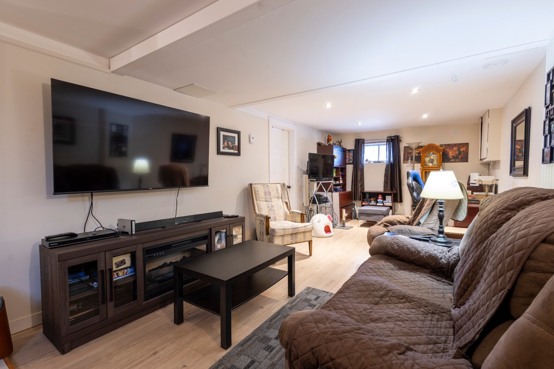 









1866


8e Avenue

,
Montréal (Rivière-des-Prairies/Pointe-aux-Trembles),




QC
H1B4H6

