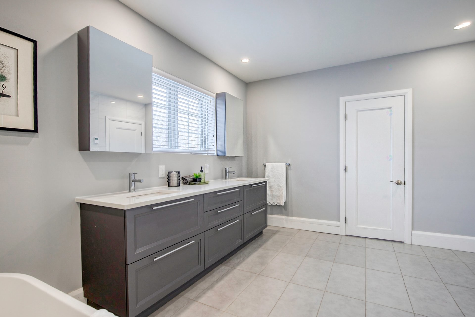 









535

 - 539


Rue St-Charles E.

,
Longueuil (Le Vieux-Longueuil),




QC
J4H1B6

