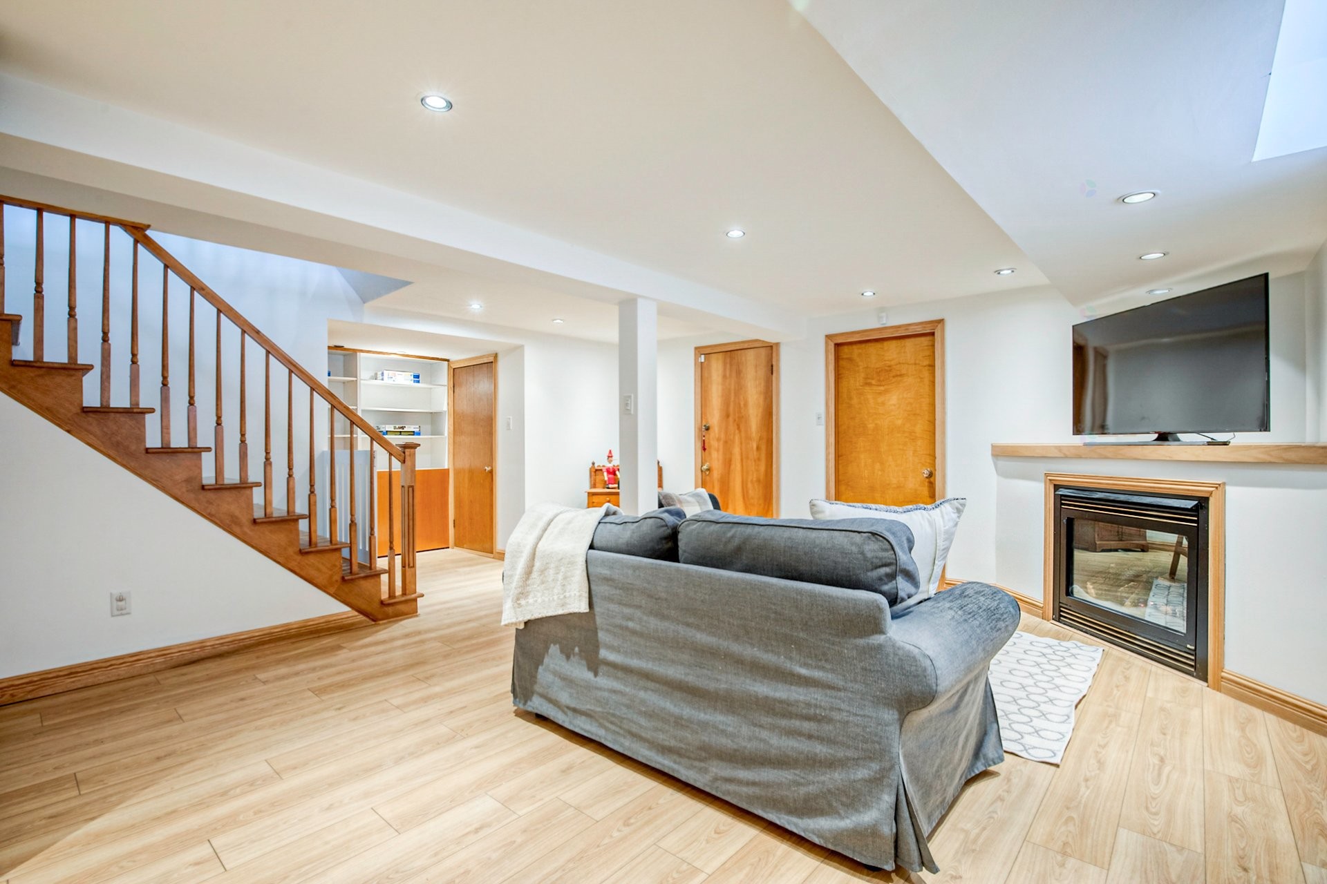 









535

 - 539


Rue St-Charles E.

,
Longueuil (Le Vieux-Longueuil),




QC
J4H1B6

