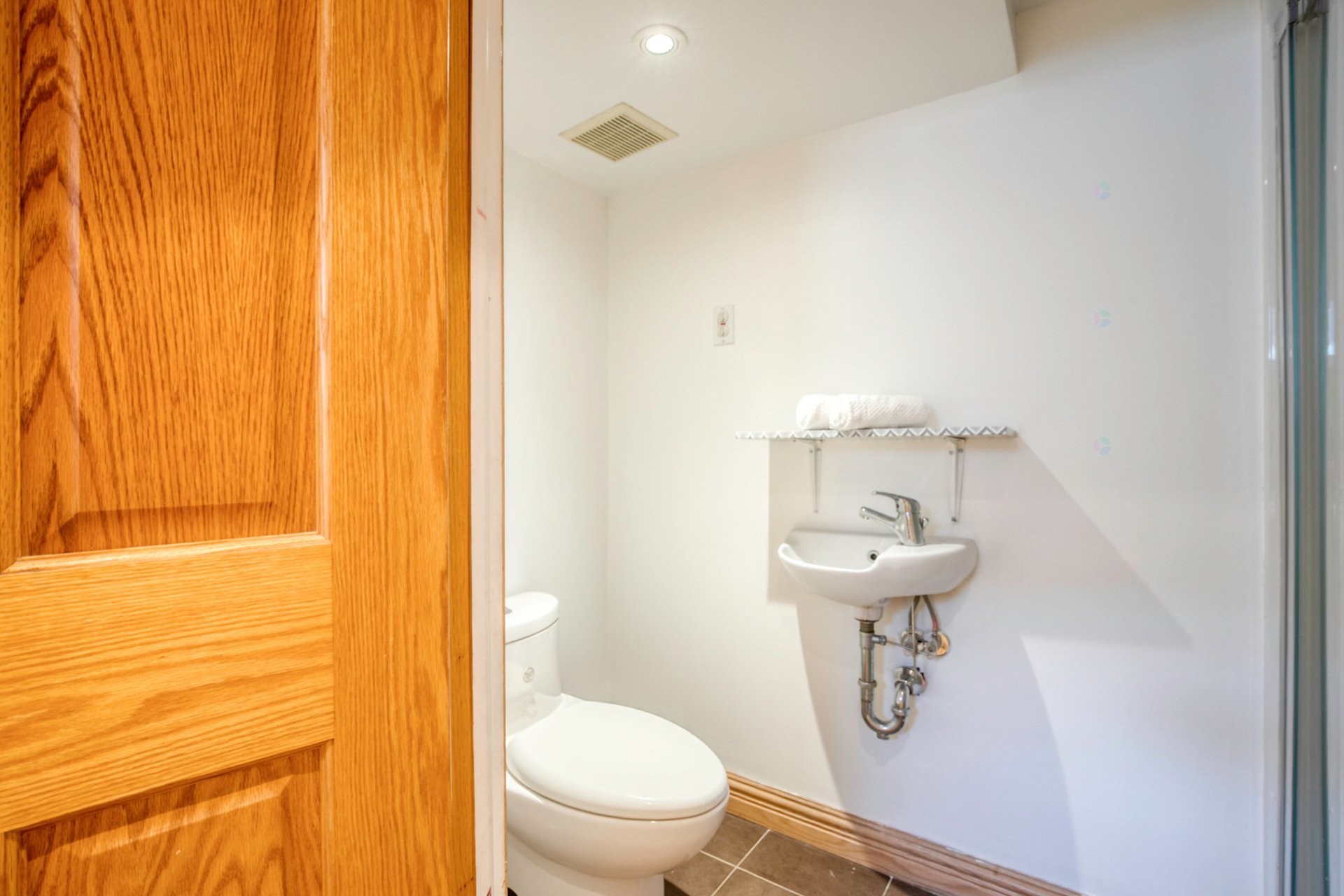 









535

 - 539


Rue St-Charles E.

,
Longueuil (Le Vieux-Longueuil),




QC
J4H1B6


