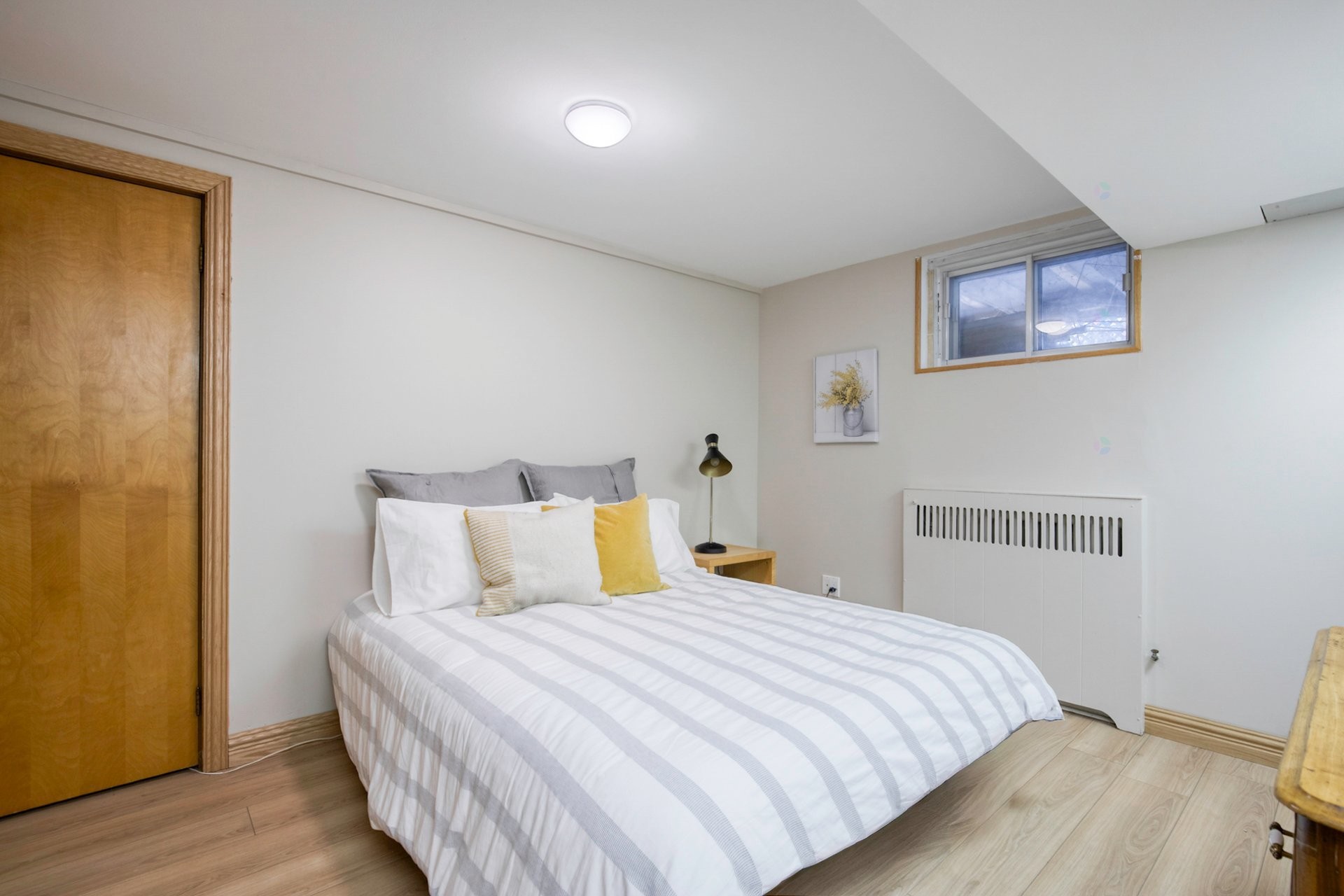 









535

 - 539


Rue St-Charles E.

,
Longueuil (Le Vieux-Longueuil),




QC
J4H1B6

