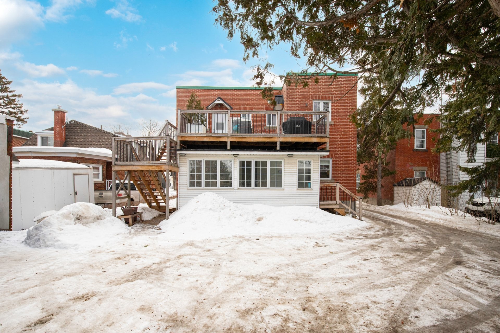 









535

 - 539


Rue St-Charles E.

,
Longueuil (Le Vieux-Longueuil),




QC
J4H1B6

