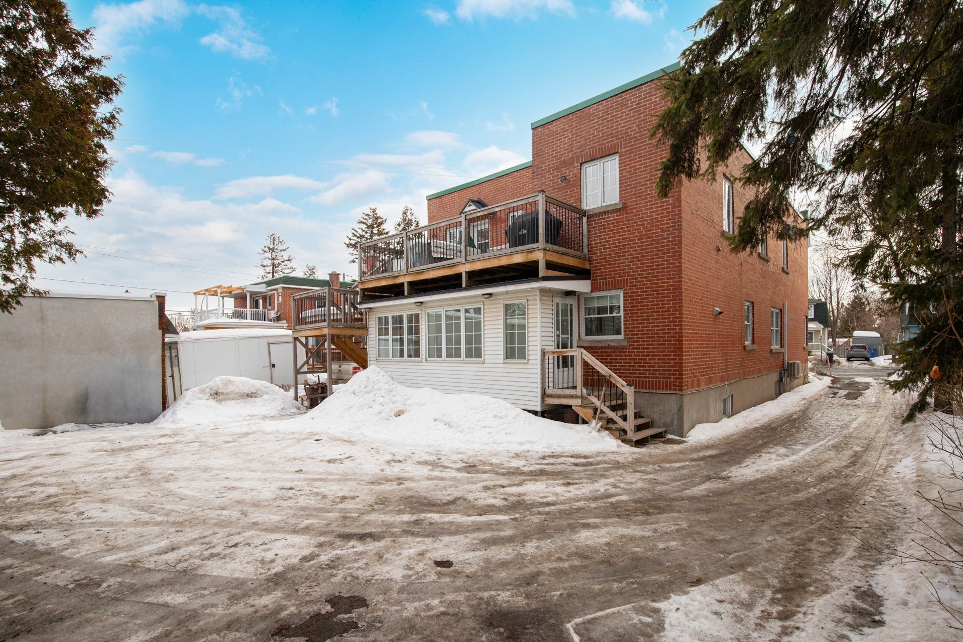









535

 - 539


Rue St-Charles E.

,
Longueuil (Le Vieux-Longueuil),




QC
J4H1B6

