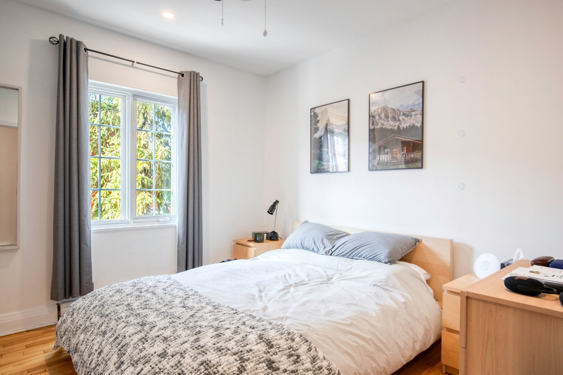 









535

 - 539


Rue St-Charles E.

,
Longueuil (Le Vieux-Longueuil),




QC
J4H1B6

