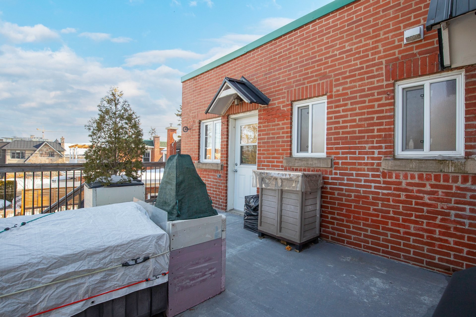 









535

 - 539


Rue St-Charles E.

,
Longueuil (Le Vieux-Longueuil),




QC
J4H1B6

