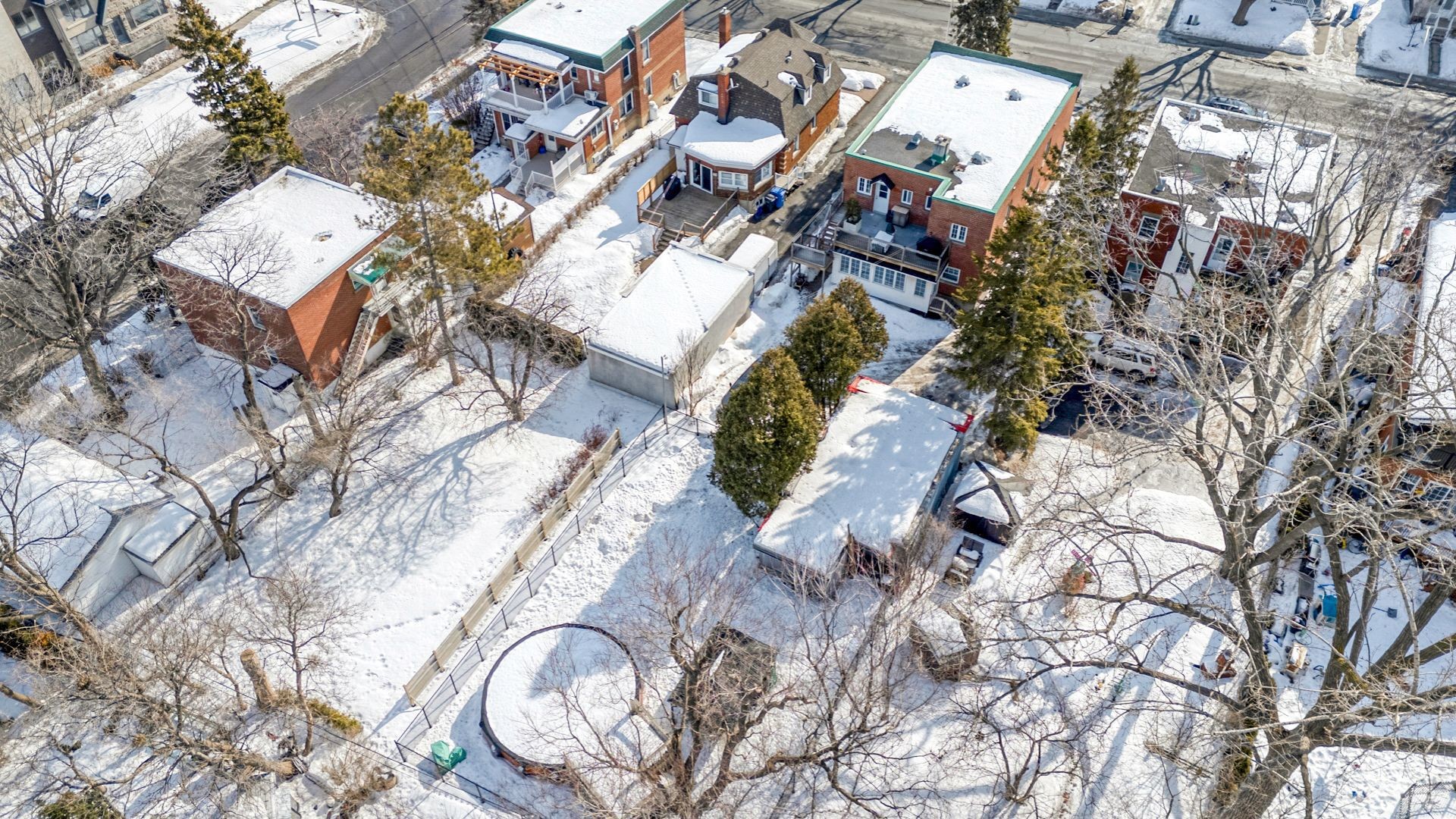 









535

 - 539


Rue St-Charles E.

,
Longueuil (Le Vieux-Longueuil),




QC
J4H1B6

