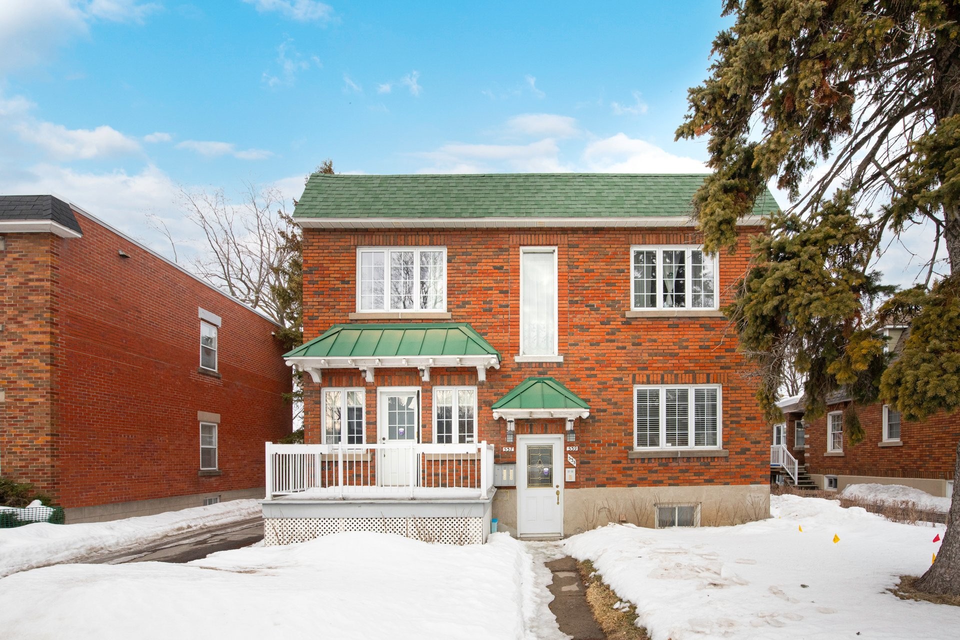 









535

 - 539


Rue St-Charles E.

,
Longueuil (Le Vieux-Longueuil),




QC
J4H1B6

