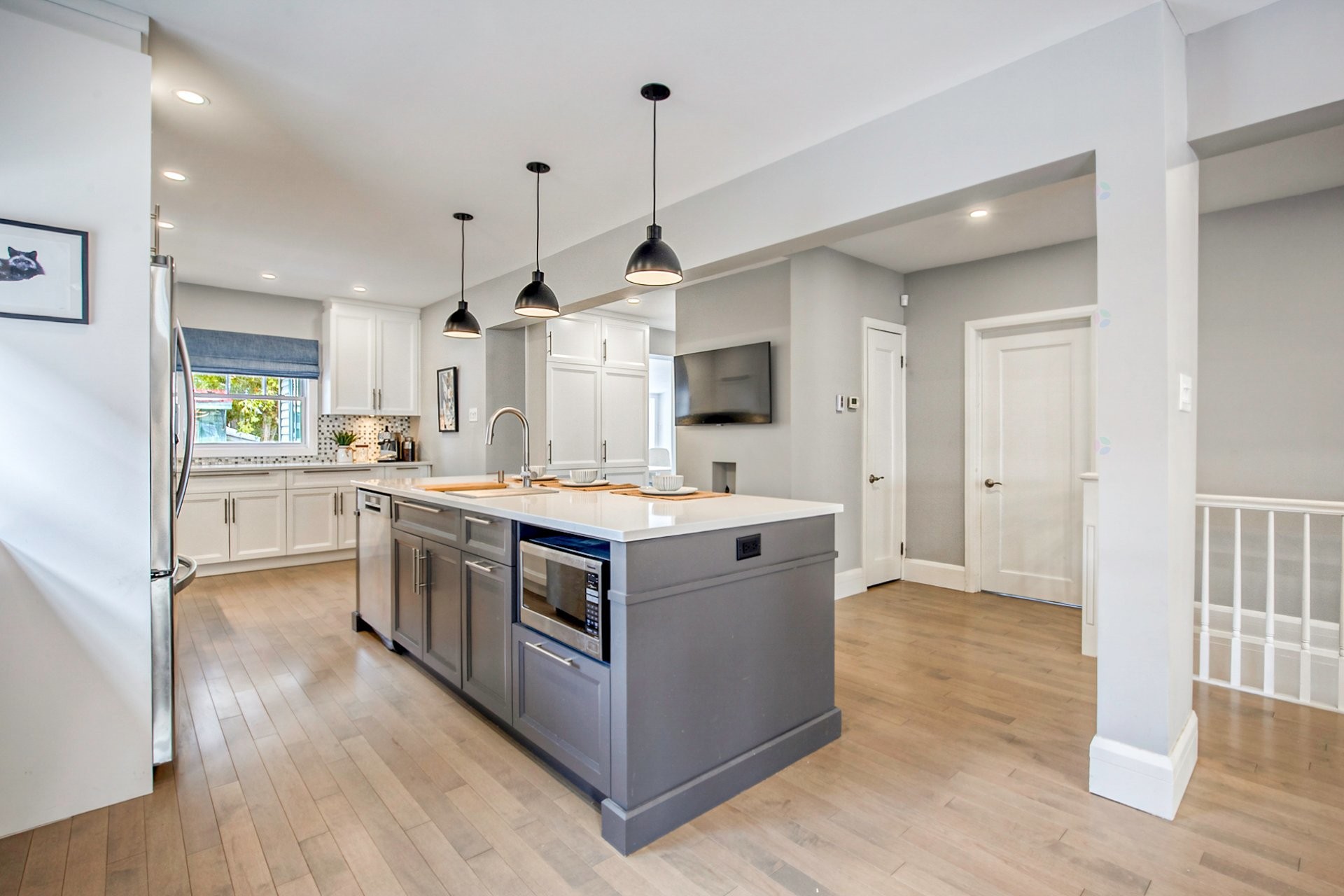 









535

 - 539


Rue St-Charles E.

,
Longueuil (Le Vieux-Longueuil),




QC
J4H1B6

