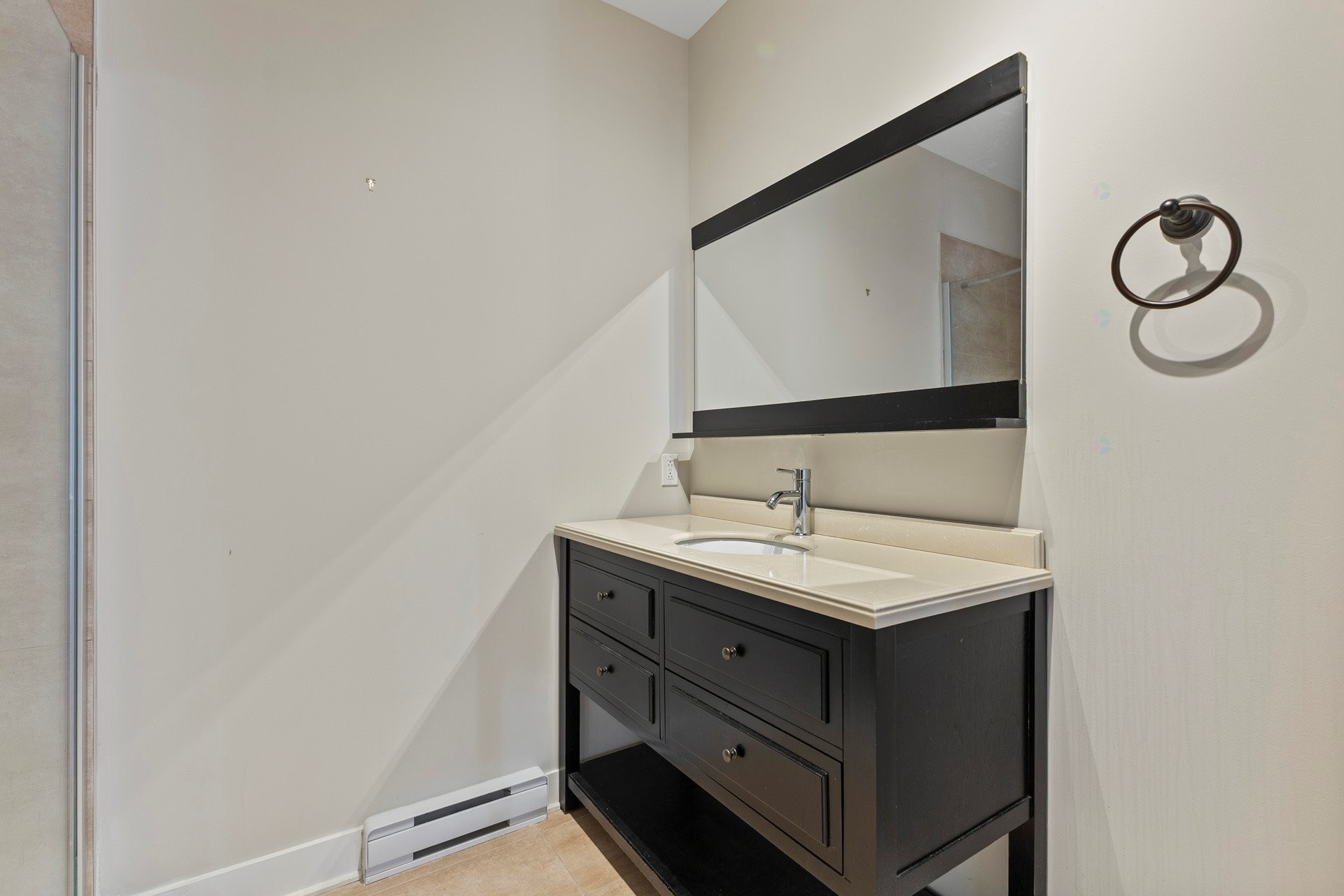 









5


Rue Édouard-Lalonde

, 205,
Vaudreuil-Dorion,




QC
J7V0R5

