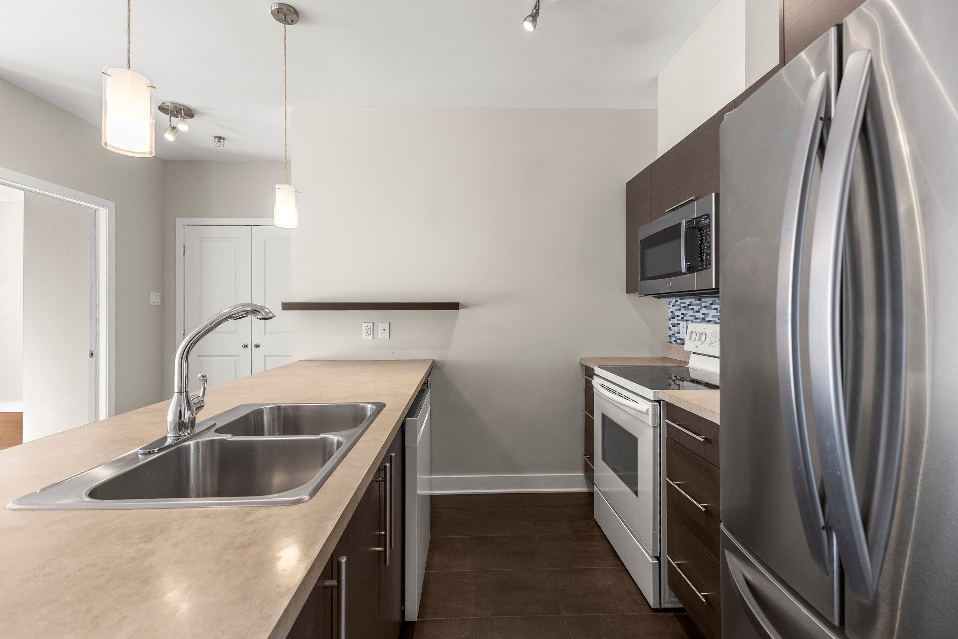 









5


Rue Édouard-Lalonde

, 205,
Vaudreuil-Dorion,




QC
J7V0R5

